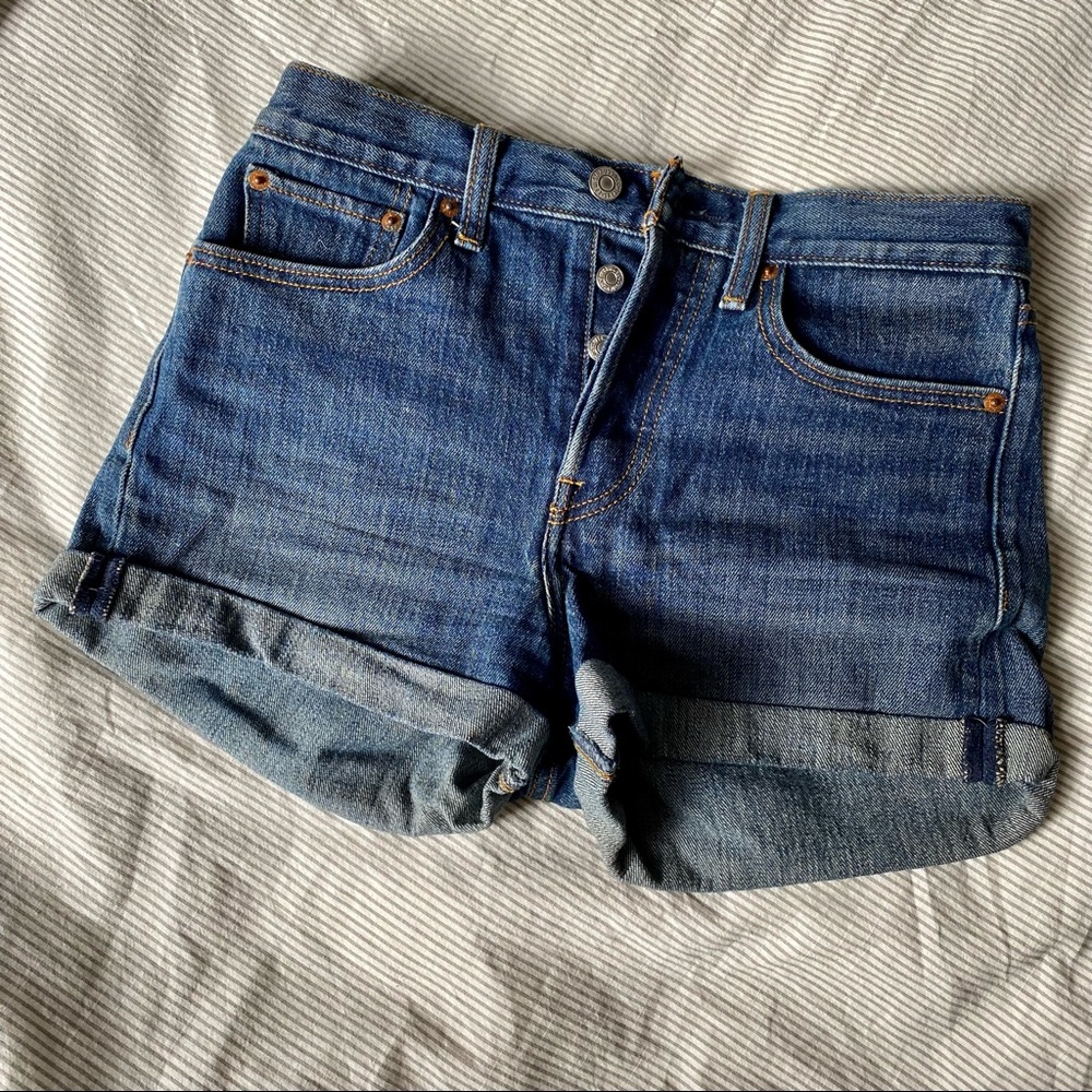 Levis denim shorts in dark wash with button fly size 27
